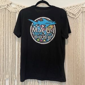 Maui & Sons Surf Skate Shark Graphic Tee Sz M UNISEX
